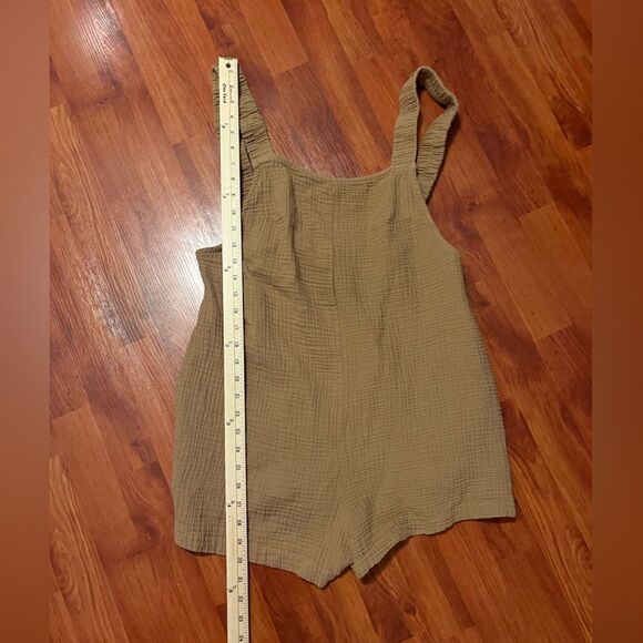 Ces Femme Women's Caramel Woven Romper. Size Medium. - Picture 7 of 9